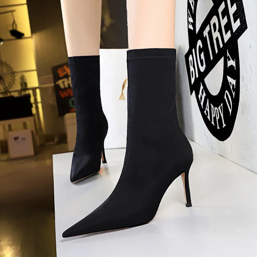 All Around Socks Soft Heels - Image 3